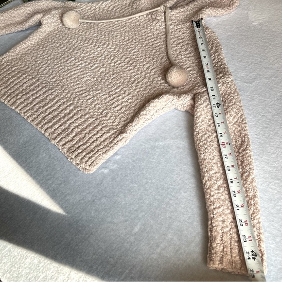 Yes Lola Sz Medium Hooded Pullover Sweater with Pom Pom Creamy Light Pink - Picture 6 of 10